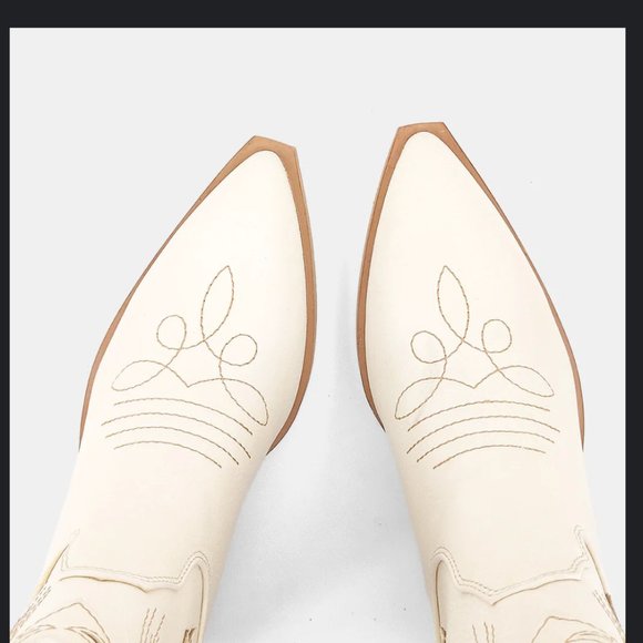 Valencia Cream Boots - Picture 2 of 6